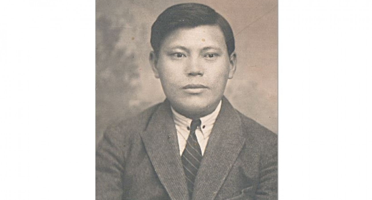 Мен жылап жібергенше есекке тығылдым.