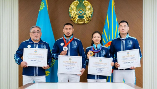 Паралимпиада ойындарының жүлдегерлеріне Астана төрінен үй берілді