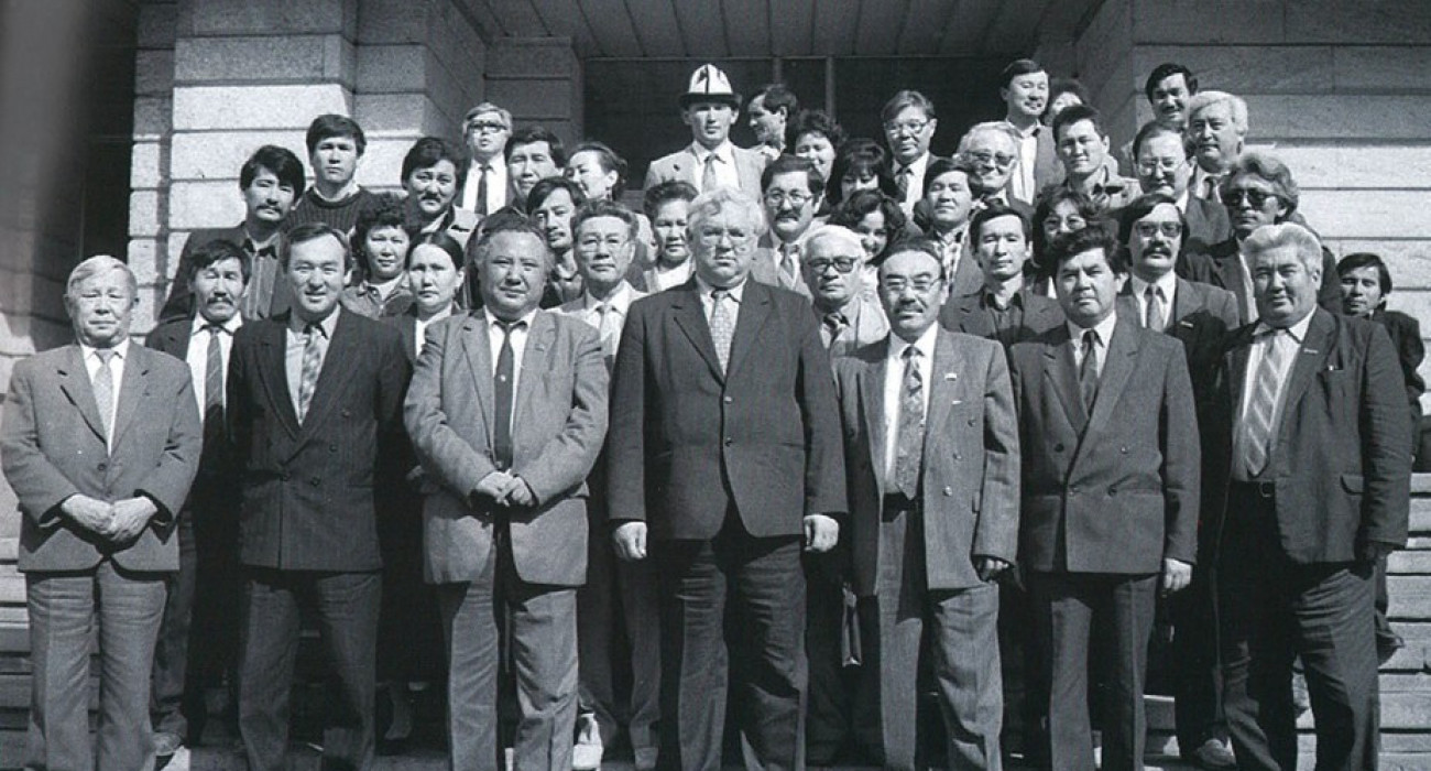 Қыздар секс машиналарын сынау видео Cool Man студиясынан BDSM үзінділері