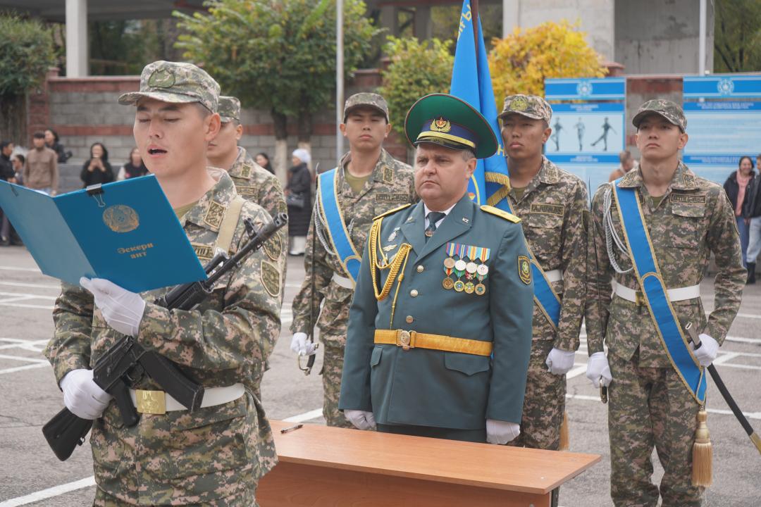 Әскери-техникалық мектептің курсанттары ант берді