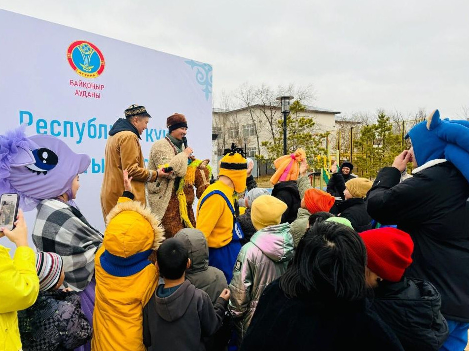 Астананың бес ауданында концерттік бағдарламалар өтті