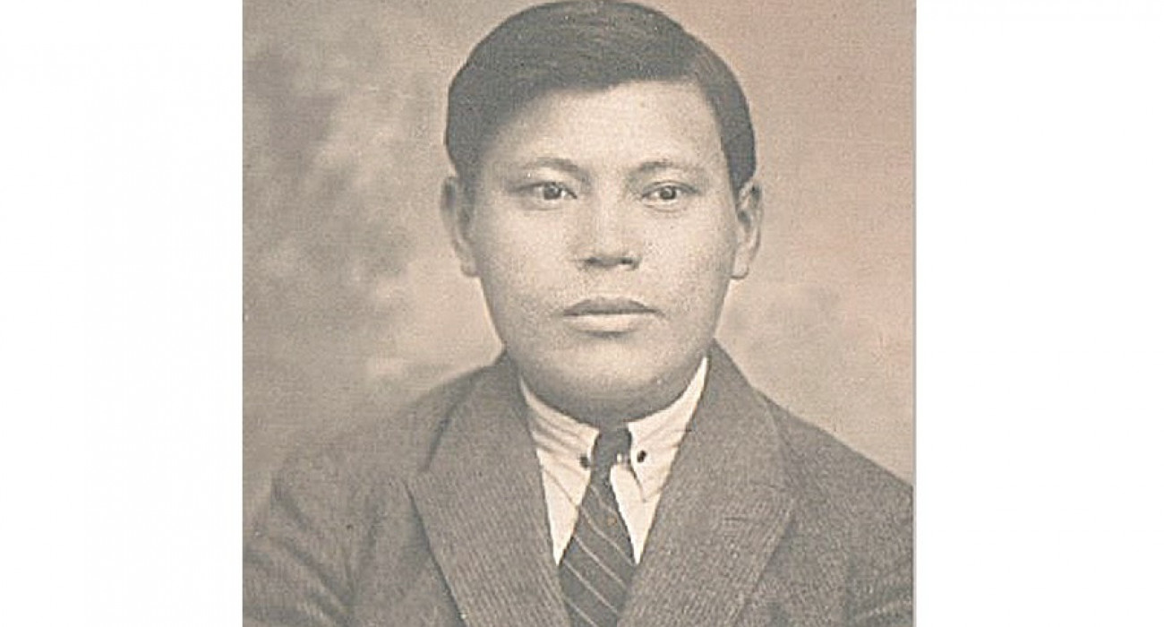 Минск трансвеститтерінің порно фотосуреттері Жігіт оны бірінші рет аузына алады