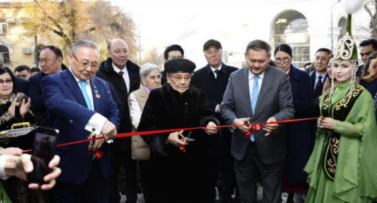 Леди Гаганың порносы - бұл сіздің порно пародияңыз
