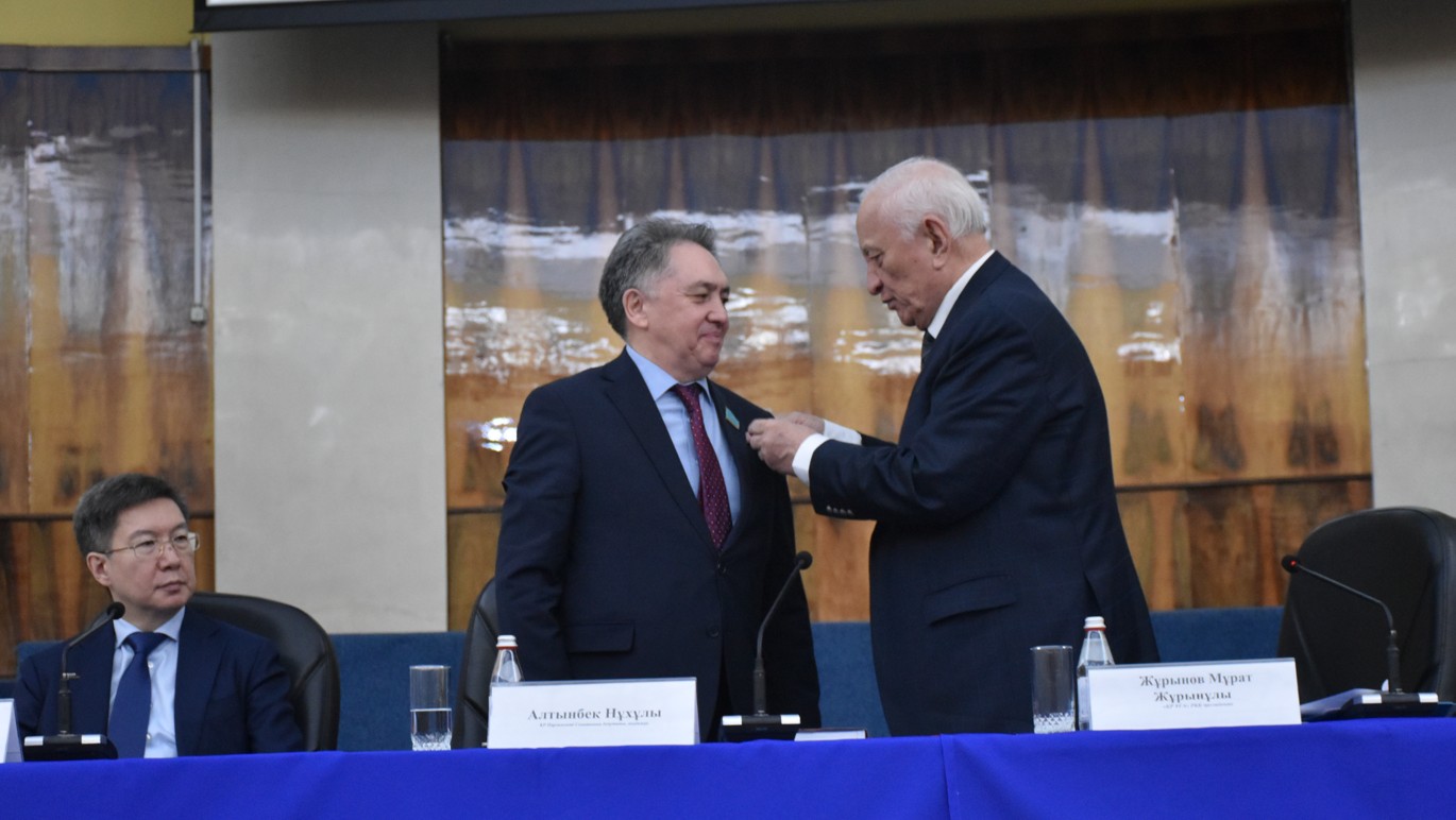 Ұлттық ғылымға адалдық