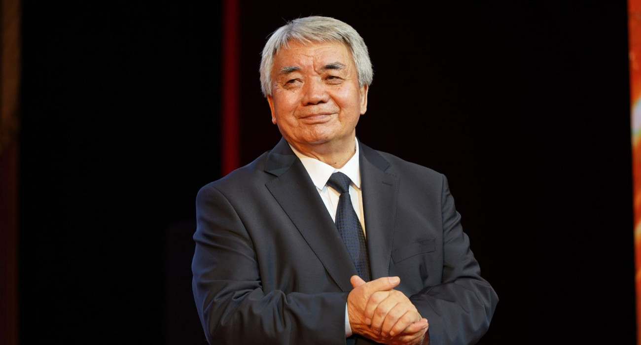 Жалаңаш Дакота Фэннинг жыныстық қатынасқа түсуде Латын Америкасы порно фильмдері