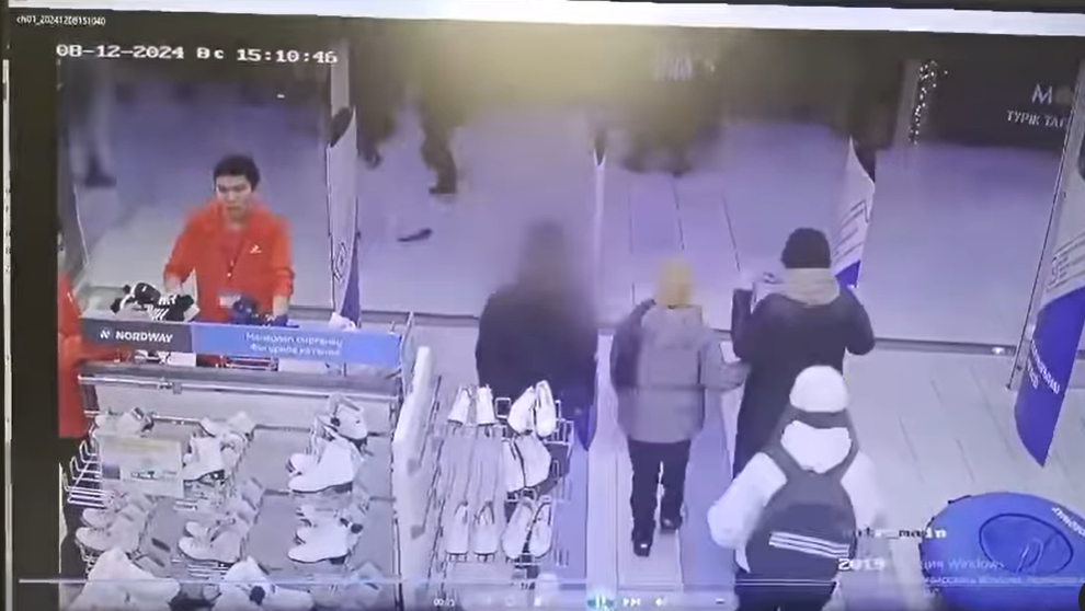 Никита Ропевкидің квадратсыз эротикалық клипі