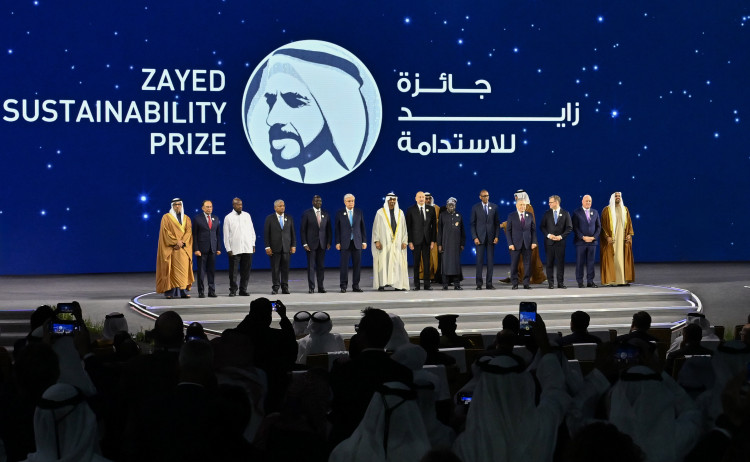 Президент Zayed Sustainability Prize сыйлығын тапсыру рәсіміне қатысты