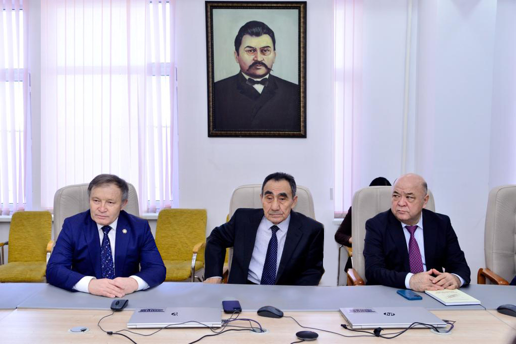 Сөздік түзген санаткер