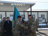 Қорғаныс министрі  әскери бөлімге жауынгерлік ту табыстады