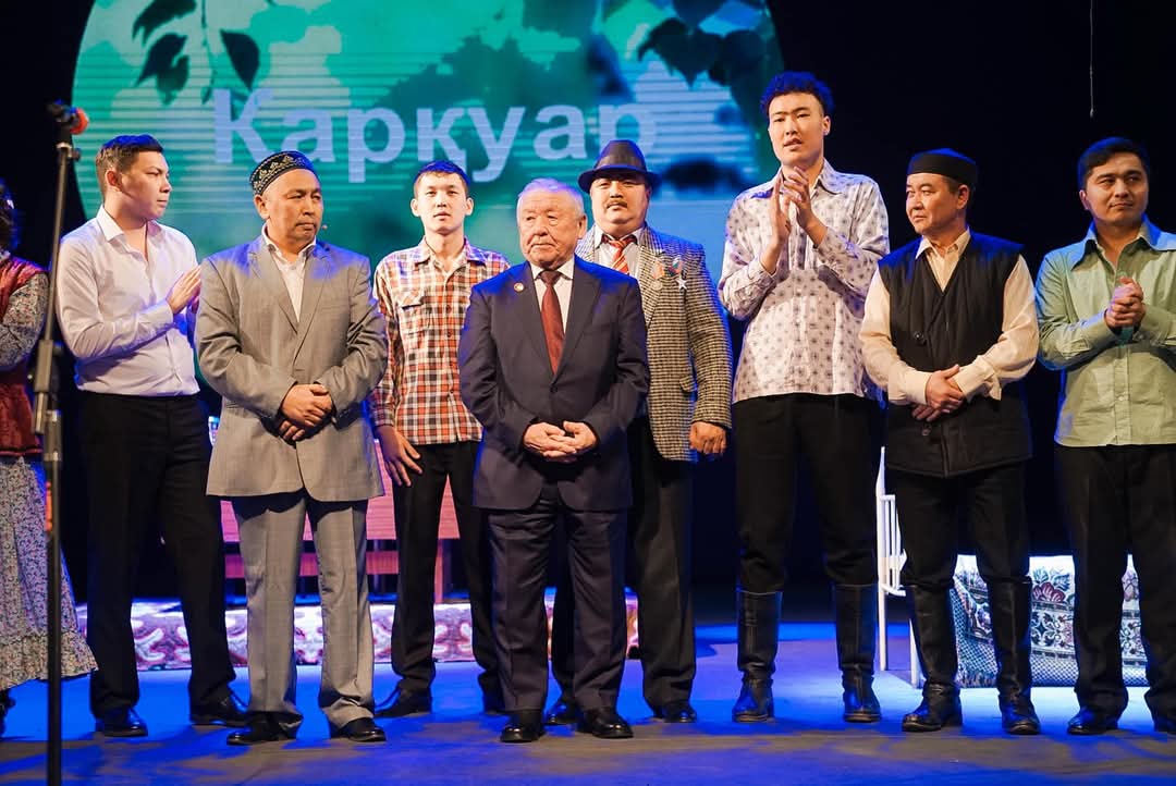 Мектеп ашқан ақын