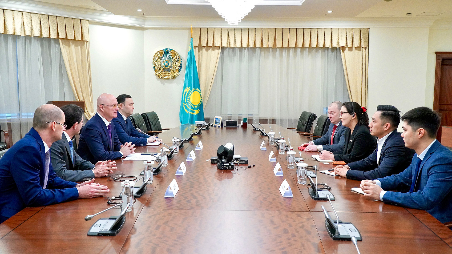 Әлемдік компаниямен әріптестік байланыс