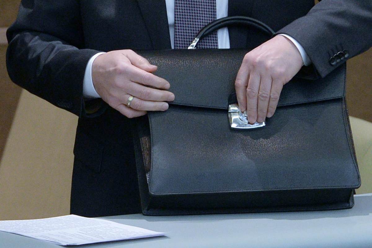 Сайланған әкім қызметіне сай ма?