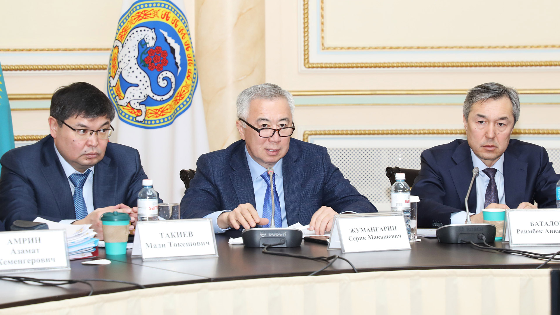 Үкімет байыпты шешімге мүдделі