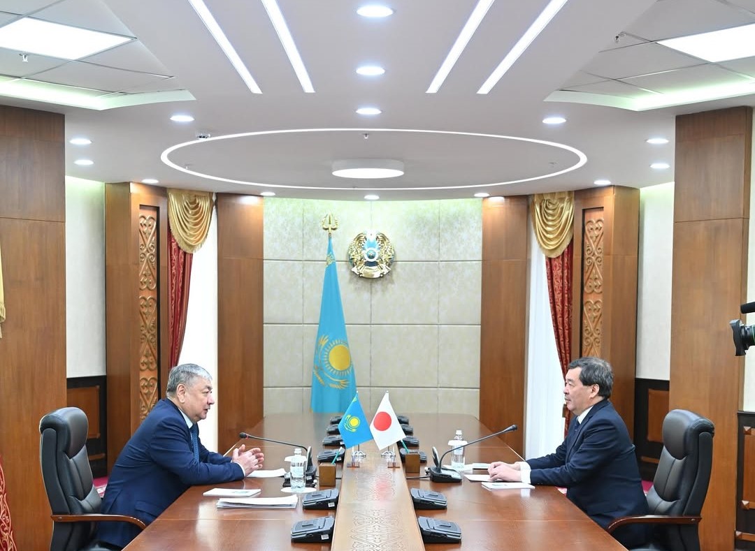 Жапония елшісімен кездесті