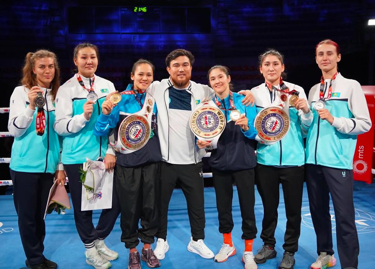 Ел мерейі: үш алтын, екі күміс, бір қола