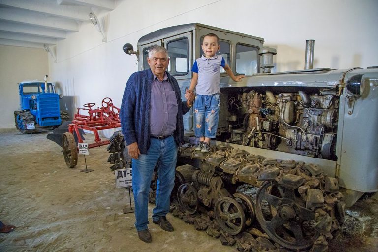 Ауылына қамқор азамат