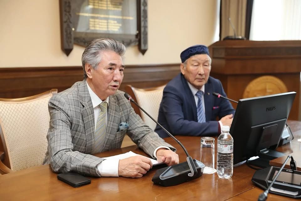 Бейсекеңнен бата алған әдебиеттанушы