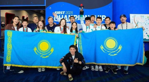 Қарағандылық оқушылар Хьюстоннан жүлдемен оралды