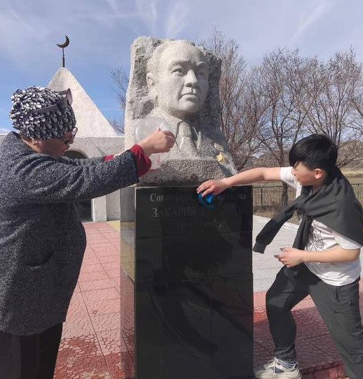 Жеңіс күніне орай ескерткіштер маңы абаттандырылды