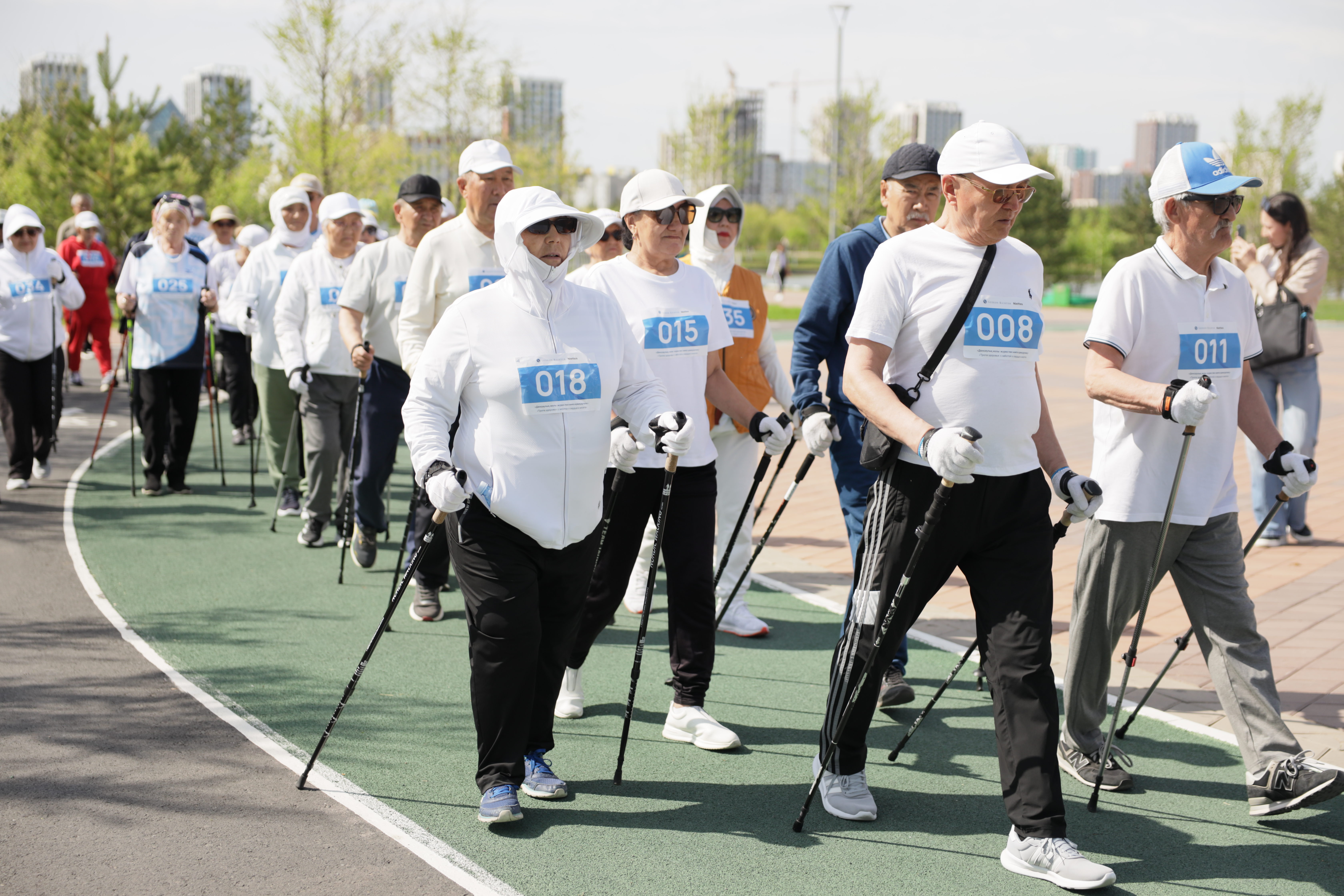 Астанада Гедеон Рихтер ұйымдастырған денсаулық марафонына 50 қария қатысты