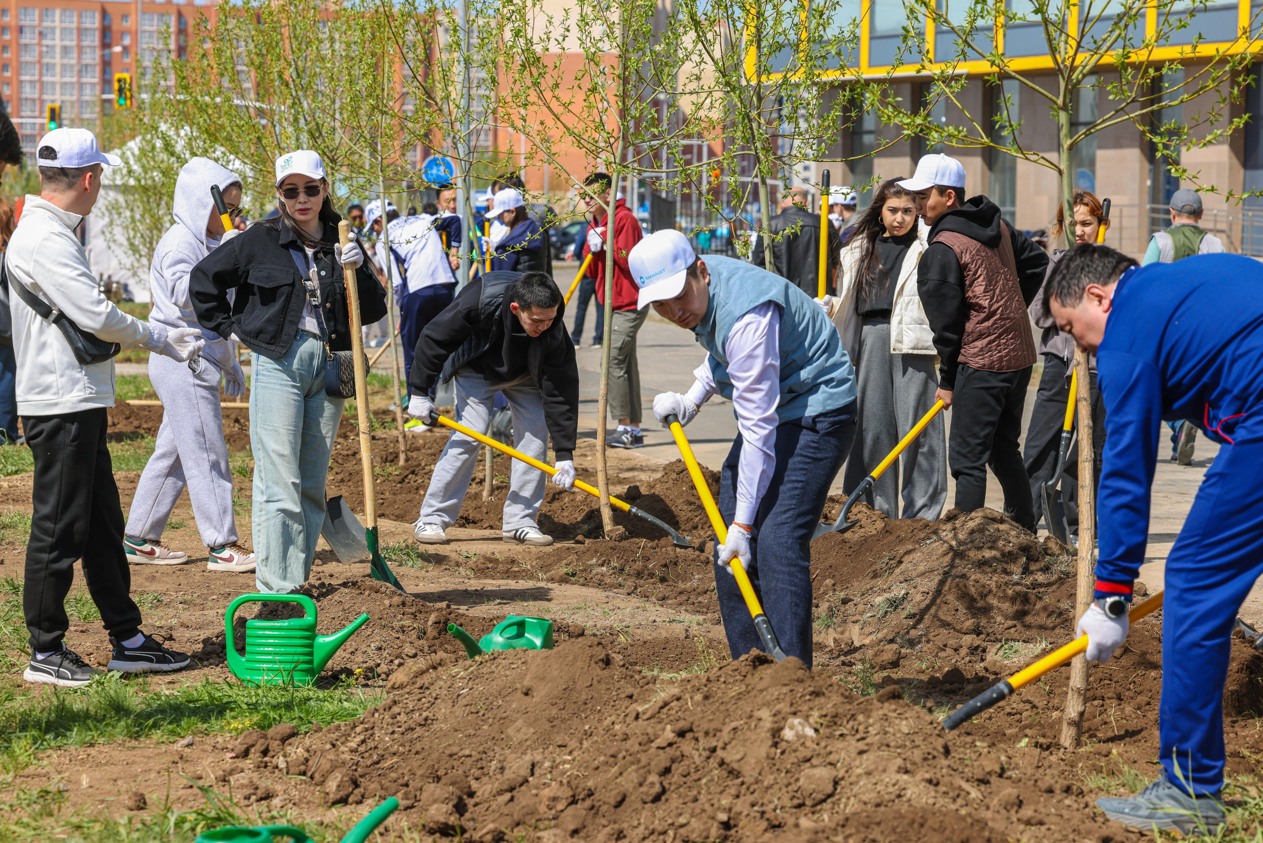 Бірлік күніне орай «Таза бейсенбі» экологиялық акциясы өтті