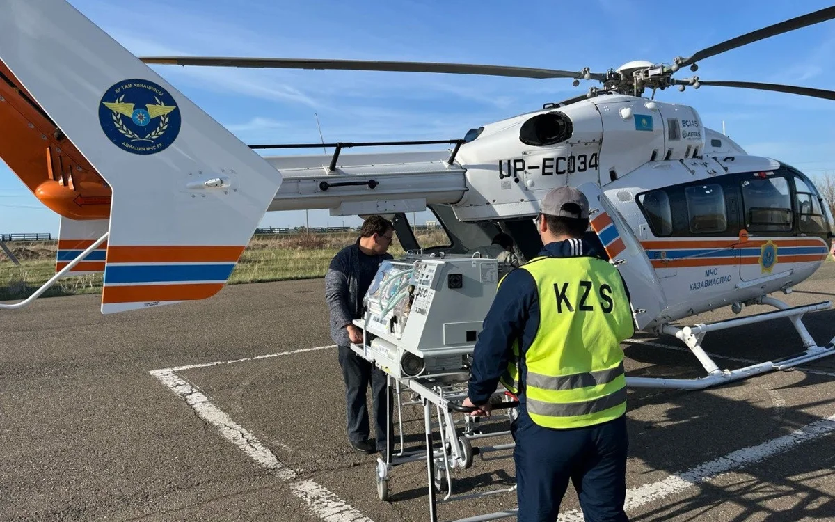 ТЖМ тікұшағы Екібастұздан Павлодарға екі сәбиді шұғыл эвакуациялады