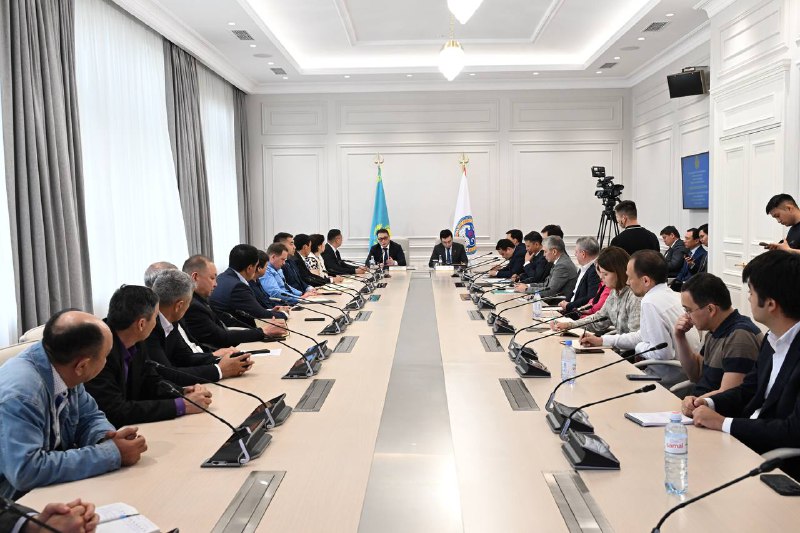 Алматыда базарларды жаңғырту барысы талқыланды