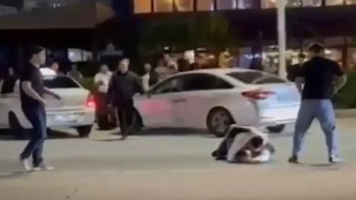 Ақтауда мейрамхана жанында жаппай төбелес болды