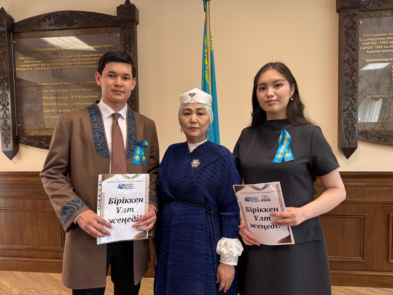 Смотреть терең жұлдыру минет онлайн