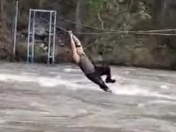 Көксу өзенінен арқан арқылы өтпек болған ер адам суға ағып кетті