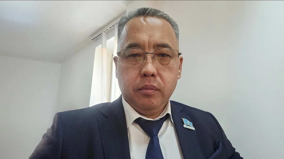 Таразда мәслихат депутаты соққыға жығылды