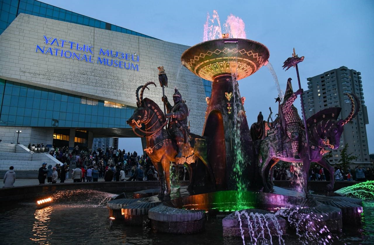 Жаңадан бастаушылармен порно Тайландтық жас порно