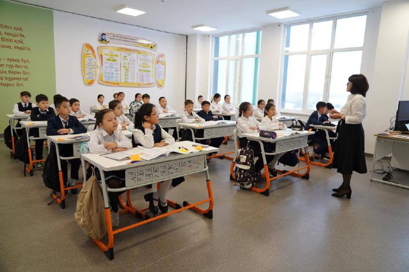 Қасым-Жомарт Тоқаев: Астанада үш ауысыммен оқытатын мектеп қалған жоқ