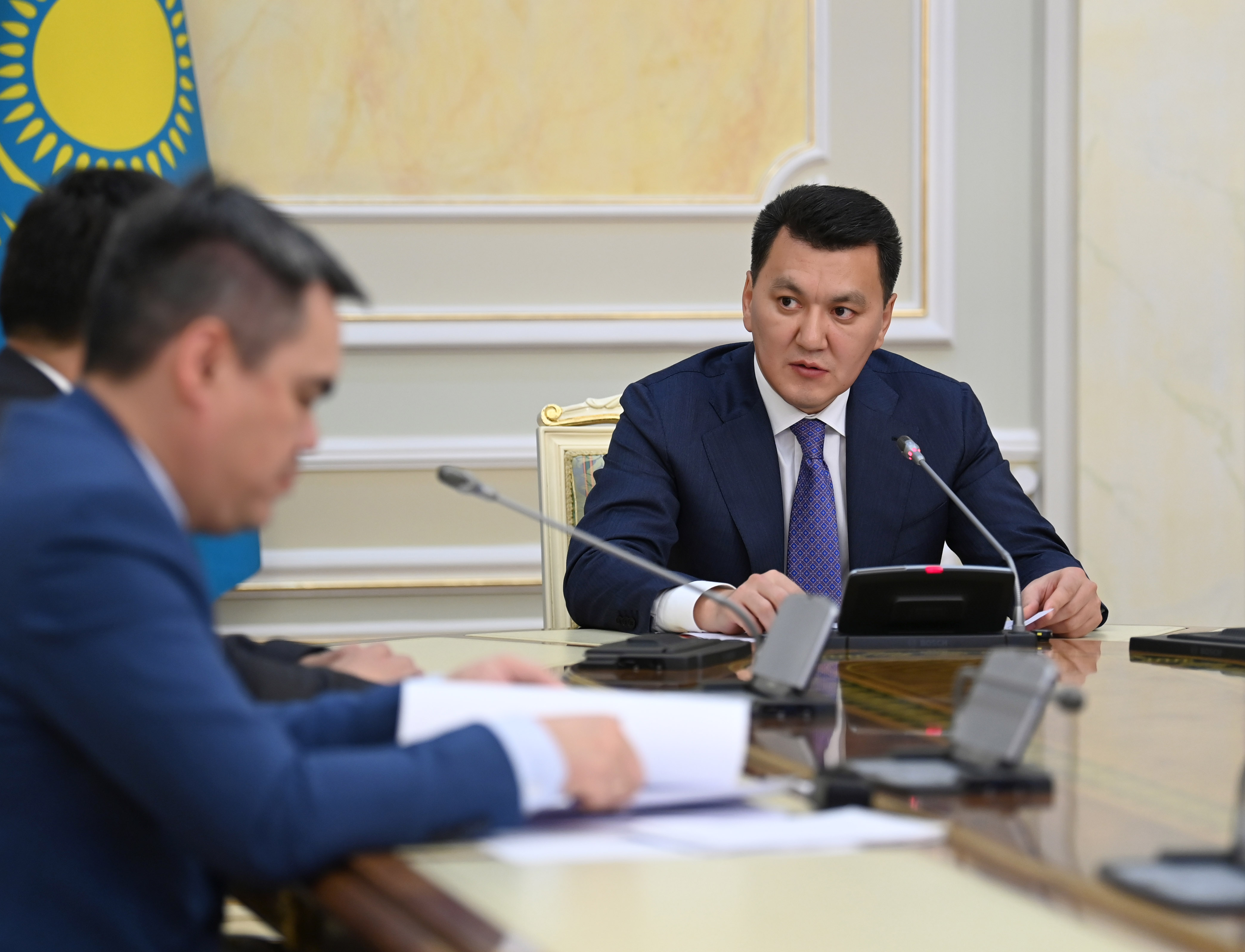 Азаматтықтан бас тартатындар азайып келеді - Ерлан Қарин