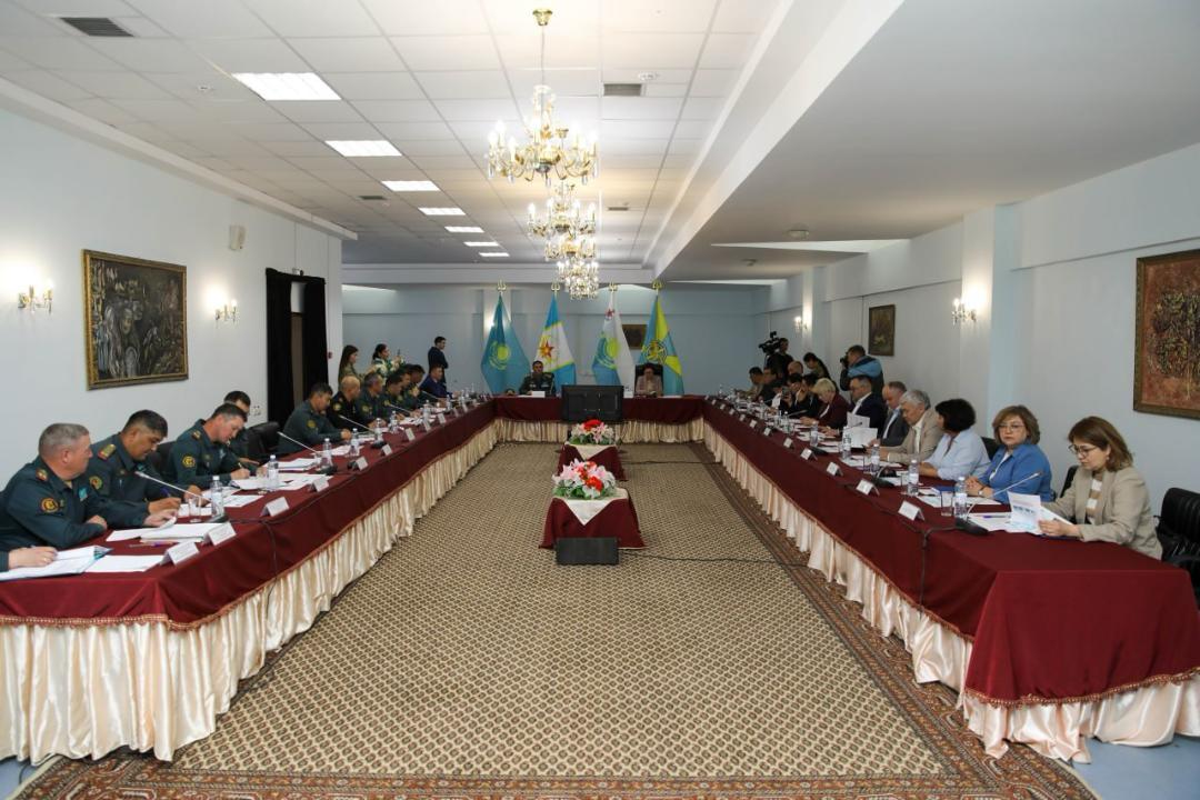 Мәжіліс депутаттары әскери колледжде көшпелі отырыс өткізді