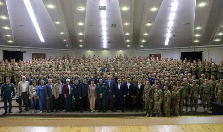 Мәжіліс депутаттары Щучинсктегі әскери колледжде көшпелі отырыс өткізді