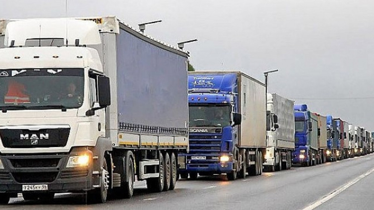 Қазақстан мен Ресей шекарасында жүк көліктері кептелісте тұрып қалды