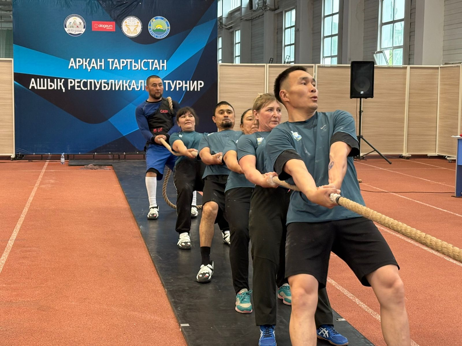 «Тұран» ойындарында арқан тартысады