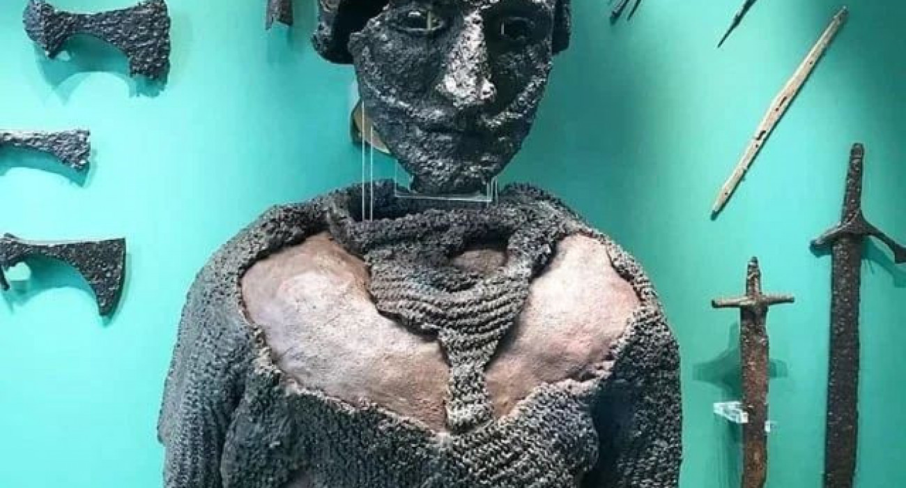 Бетіндегі сперманы сору