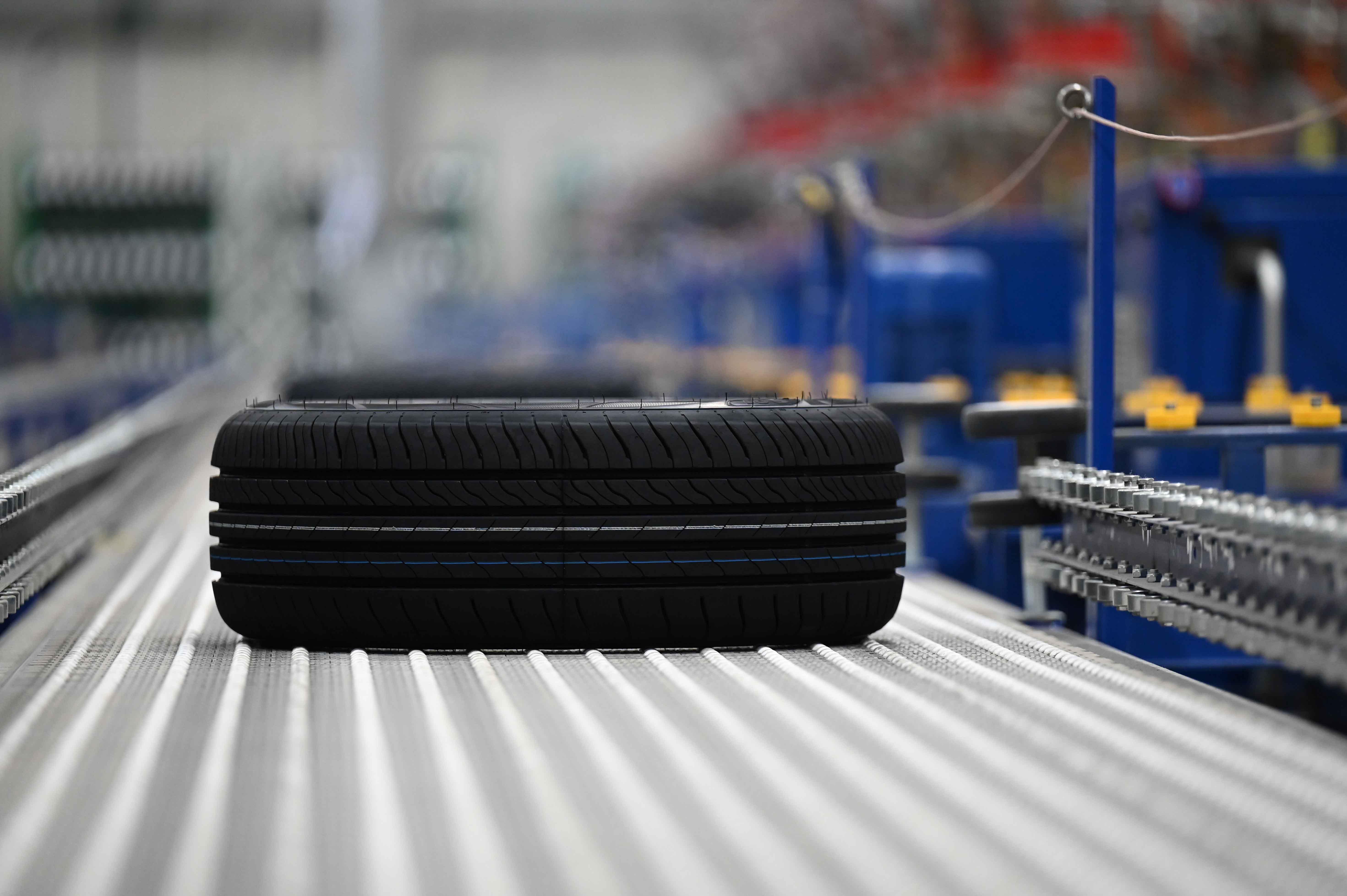 Кәсіпорын көлік шиналарын шығара бастады