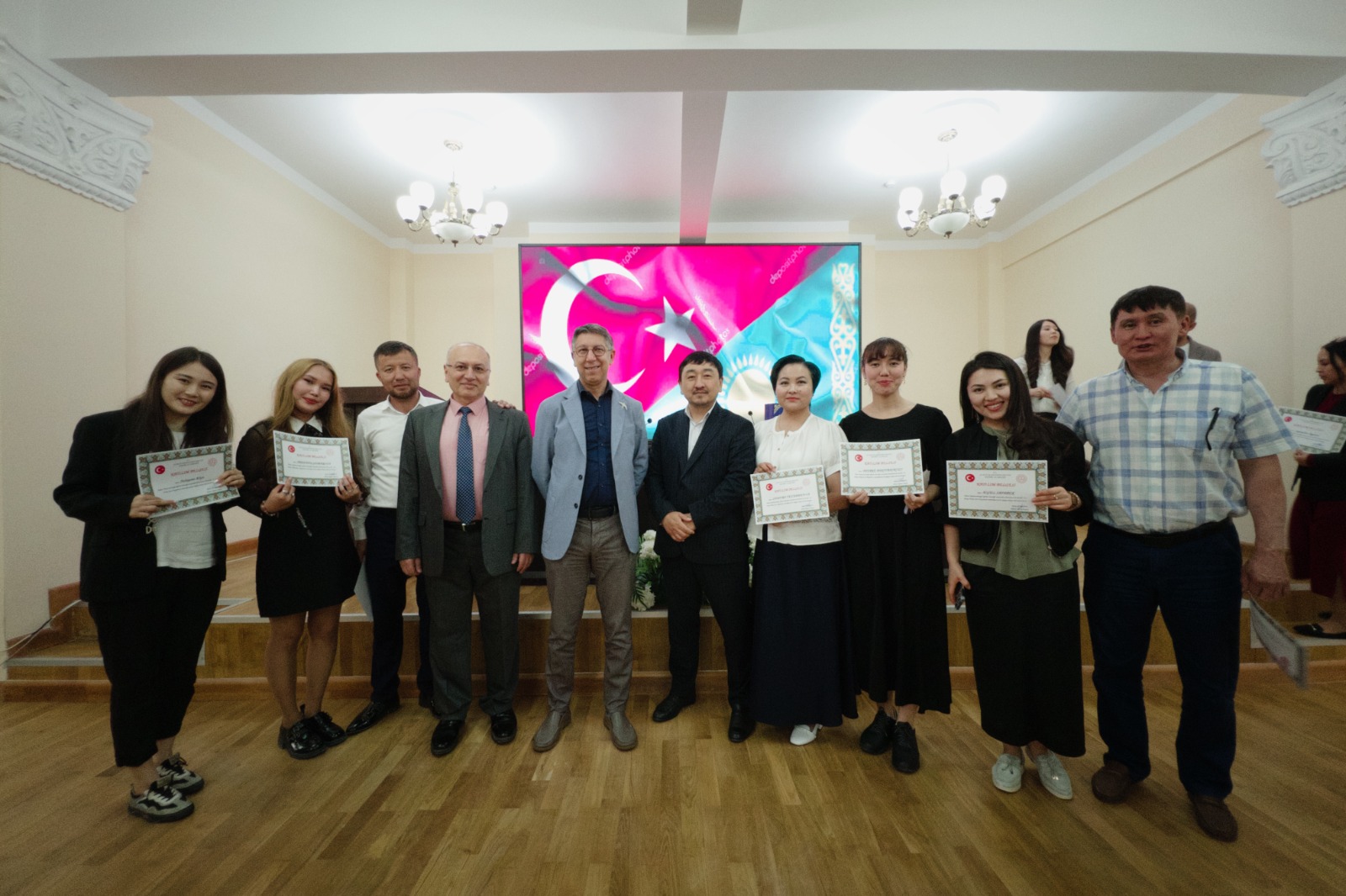 Ғылым ордасы қызметкерлері шет тілдерін үйренеді