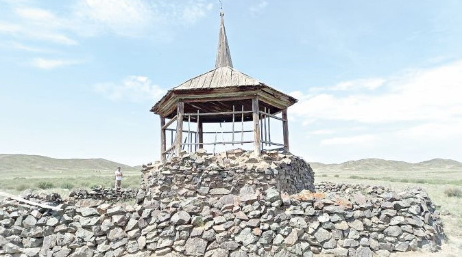 Көкпектідегі көне кітапхана