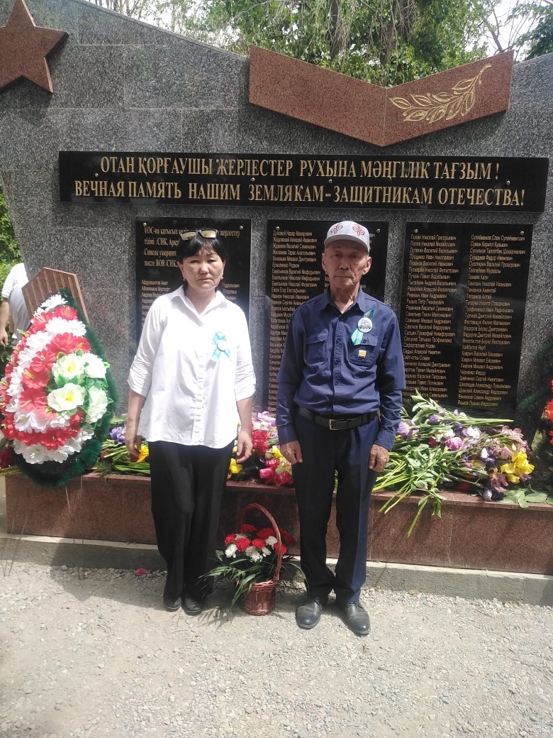 Батырлар есімі ескерткішке қашалды