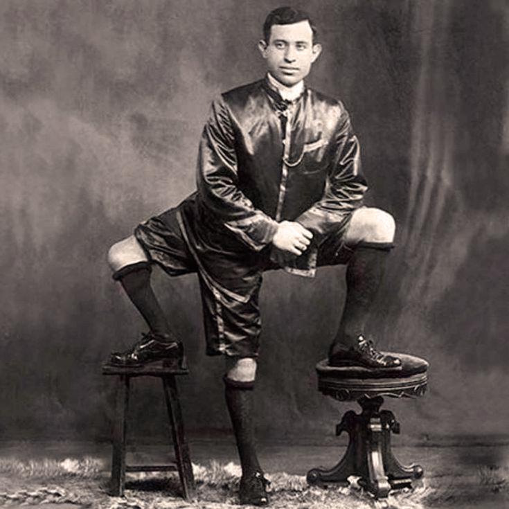 Үш аяқты адам