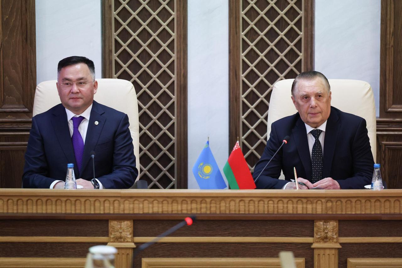 А.Мерғалиев Беларусь Жоғарғы сотының судьяларымен кездесті