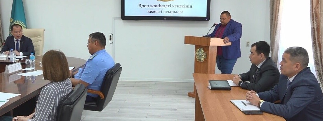 Ақылын ішкен әкім