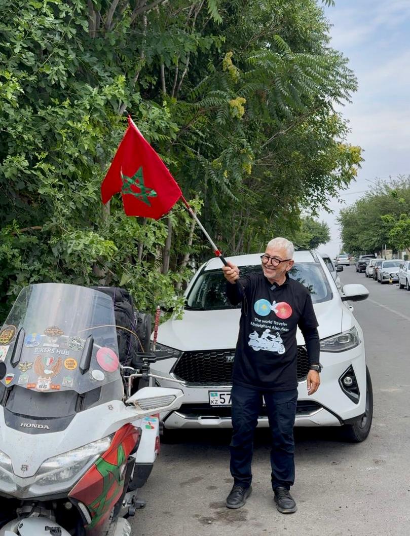 Мароккодан мотоциклмен шыққан саяхатшы Түркістанға жетті