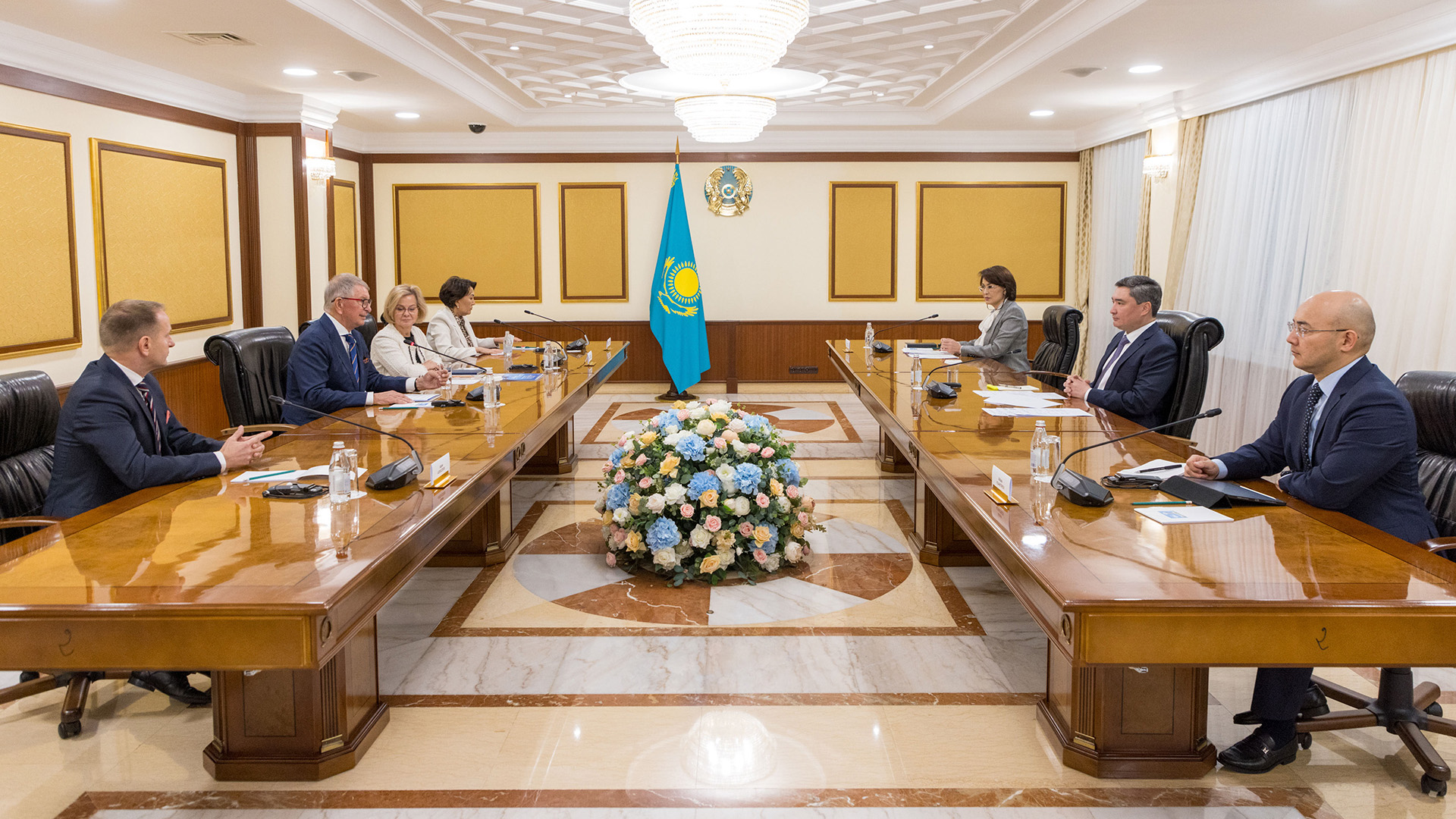 Үкіметте дәрі-дәрмек өндірісін кеңейту жобасы талқыланды