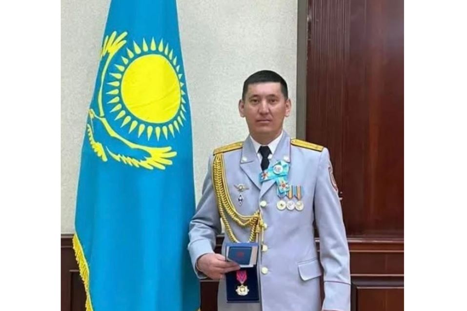 Тоғыз адамды өлімнен құтқарған полицей