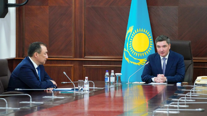 Олжас Бектенов  жаңа министрді таныстырды